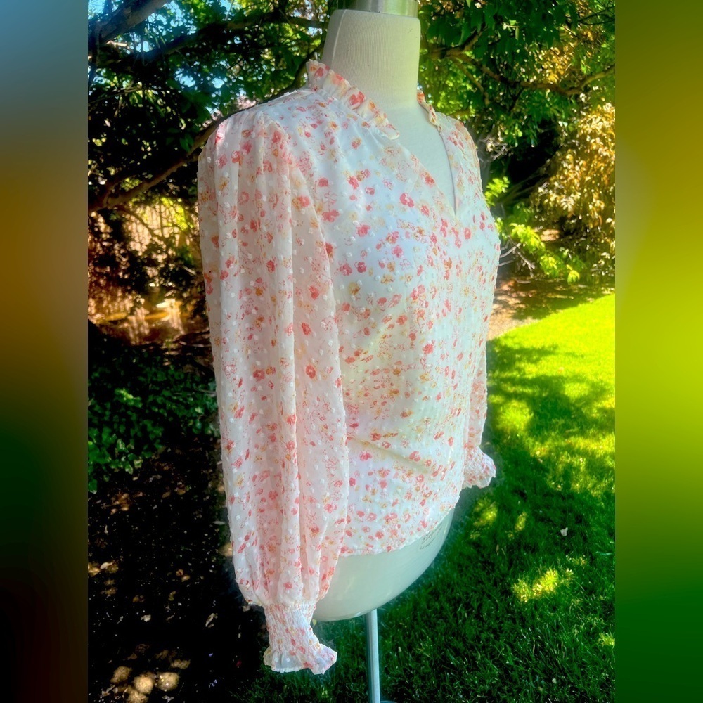 CeCe Coral Floral🌷 Blouse - Picture 5 of 10